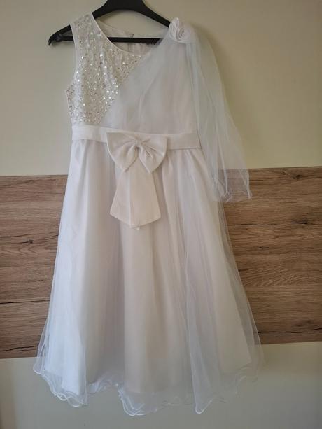 Slávnostné šaty, 146