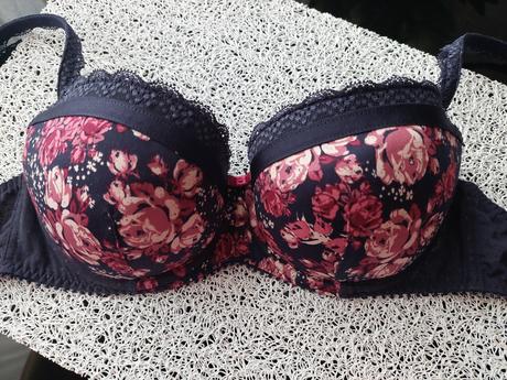 Kvietkovaná podprsenka 70/d, 70d