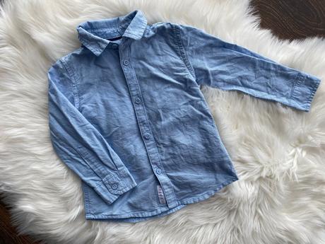 Modrá košeľa, reserved,86