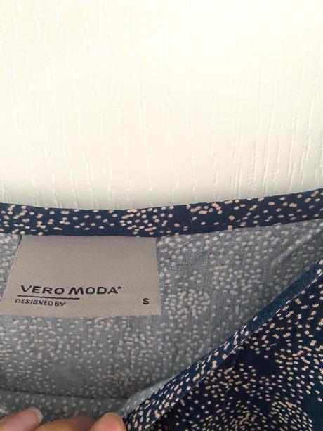 Tmavomodrý top s čipkou vero moda, vero moda,s