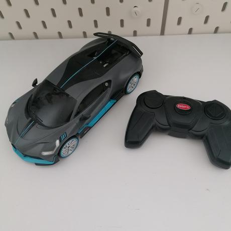 Autko na diaľkové ovládanie,
