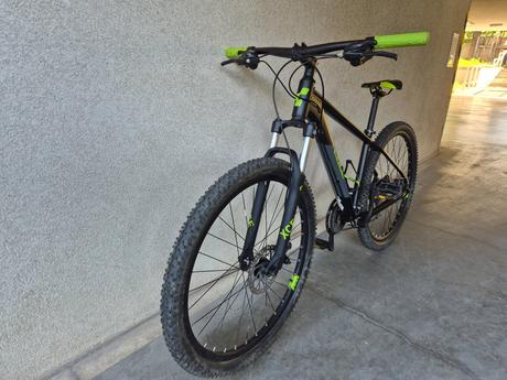 Bicykel cube aim vel. s (ram 16''), kolesa 27,5, 28