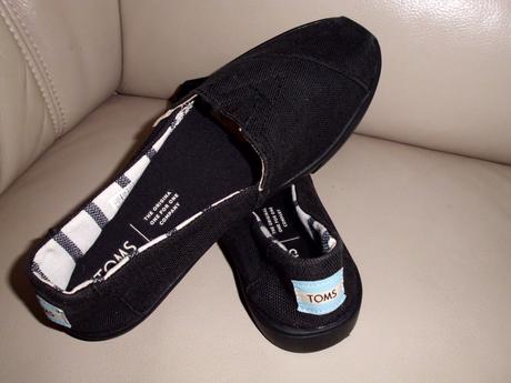 Toms čierne plátené 3-3,5, 36