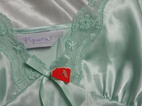 Pekna nočna košielka, 40