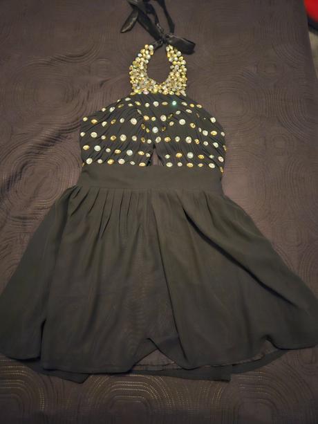 Krátke šaty na oslavu, s