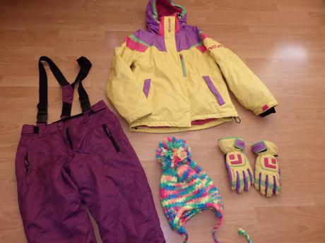 Handmade čiapka s brmbolcom pre tínedžerku,