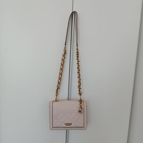 Guess pudrovo-ružová crossbody, guess