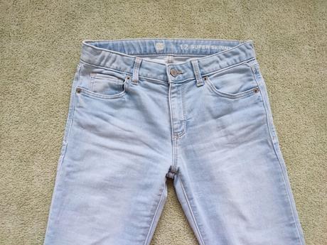 Rifle gap na chudé dievča, gap,152