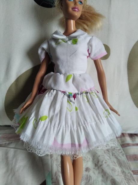 Šaty pre barbie babiku,