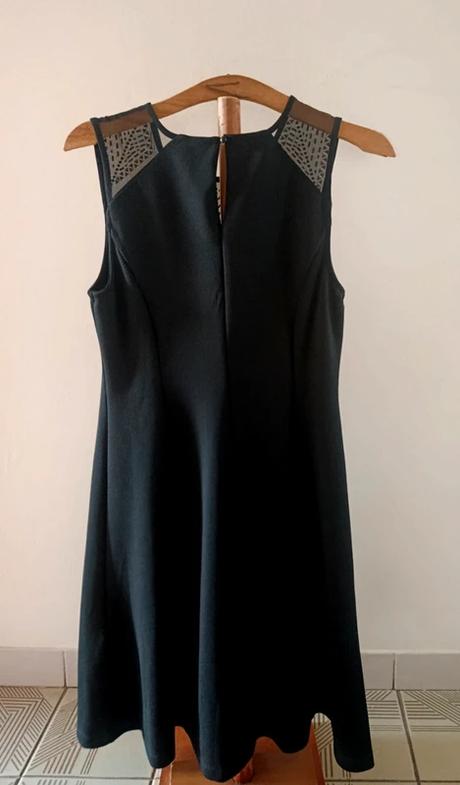 Krátke dámske šaty, s