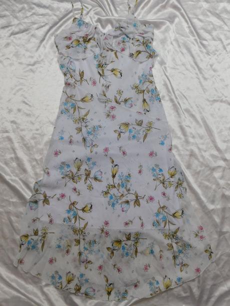 Pekne romanticke šaty, 38