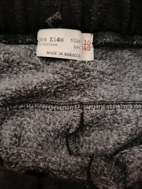 Hrubšie tepláky, zara,140