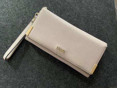 Liu jo penazenka, liu jo