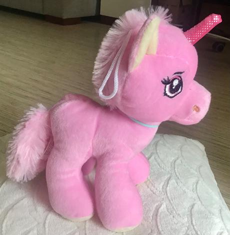 Krásny plyšový jednorožec, 
