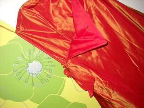 Plesové večerné luxusné hodvábne šaty z paríža, m