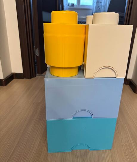 Lego boxy s legom,