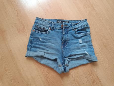Šortky, 146