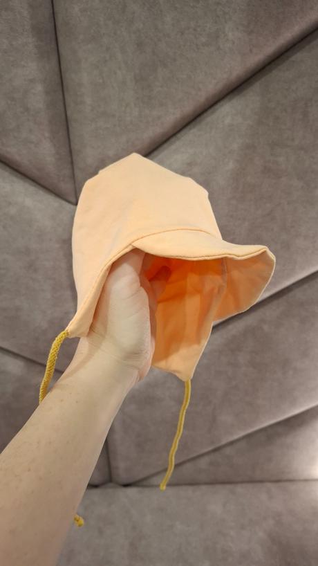 Čiapka so šiltom, 44