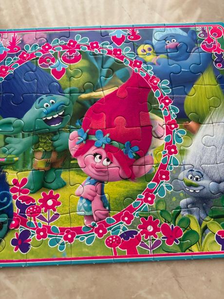 Puzzle minnie a trollovia, 