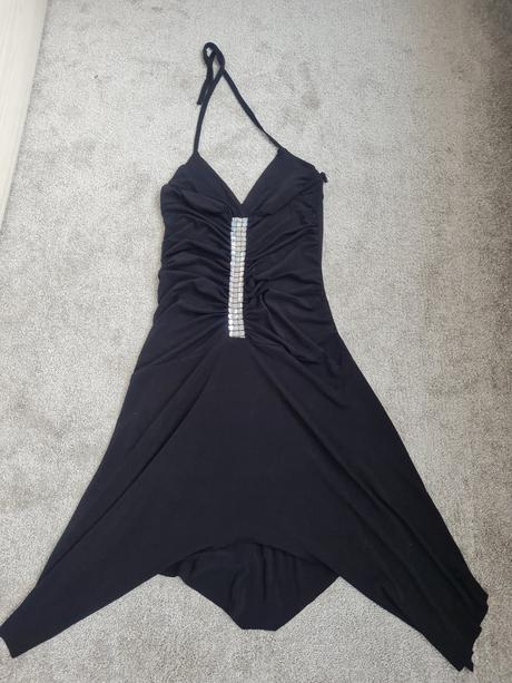 Spolocenske saty, 36