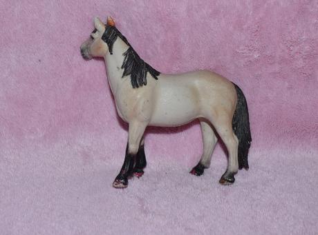 Schleich koníky poškodené,