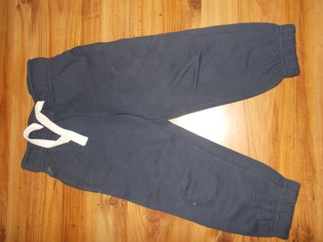 Nenosené teplačky s poštou, lupilu,86