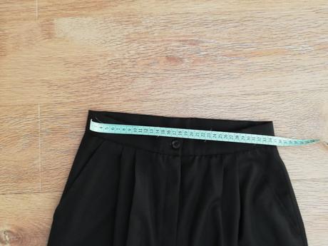 Dámsky kostým nový, l