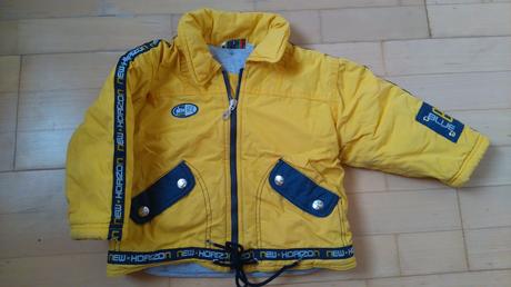 Výrazná žltá bundička, 86