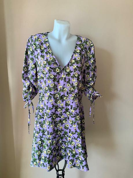 Šaty prettylittlething/by, 40