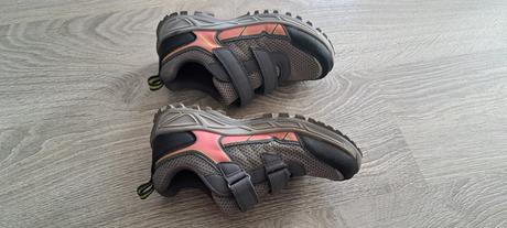 Tenisky turistické, 34