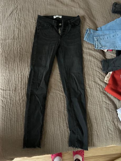 Dámske oblečenie, s