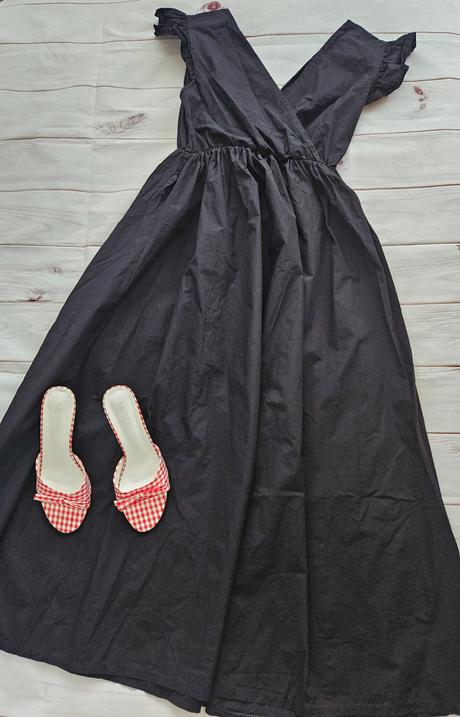 Krásne čierne šaty, m