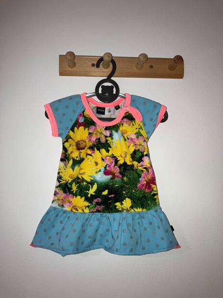 Letné šaty slnečnice, 68