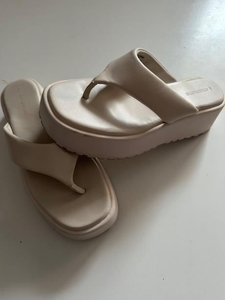 Žabky stradivarius 37, stradivarius,37