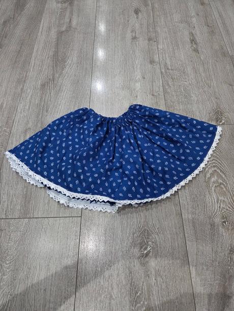 Slovenská šitá ľudová sukňa, 122