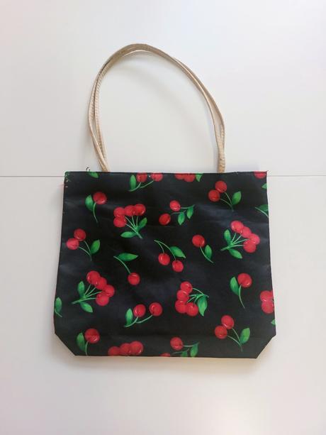 Krasna ceresnickova kabelka, 
