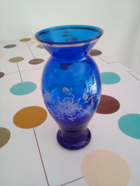 Vaza z modreho skla,