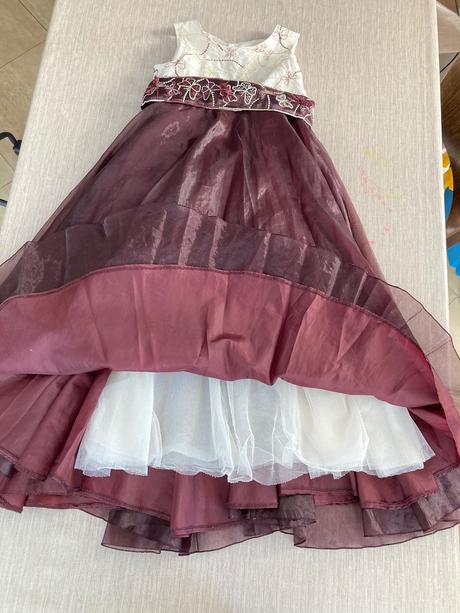 Slávnostne šaty, 128