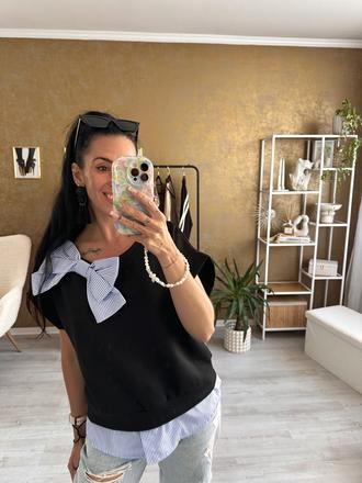 Mikinka s mašličkou,