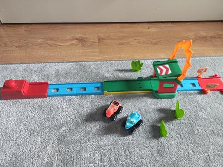Odpaľovacia mini dráha s dino autíčkami, 