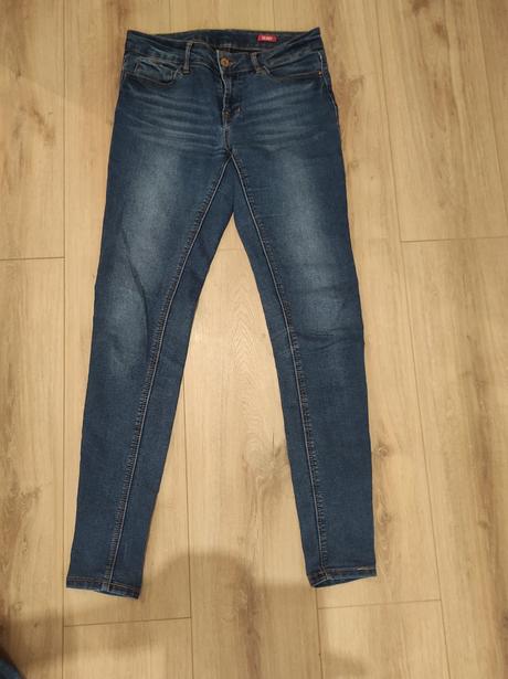 Džínsy, 36