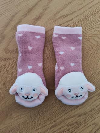 Ponožky pre bábätko s hračkou, 17