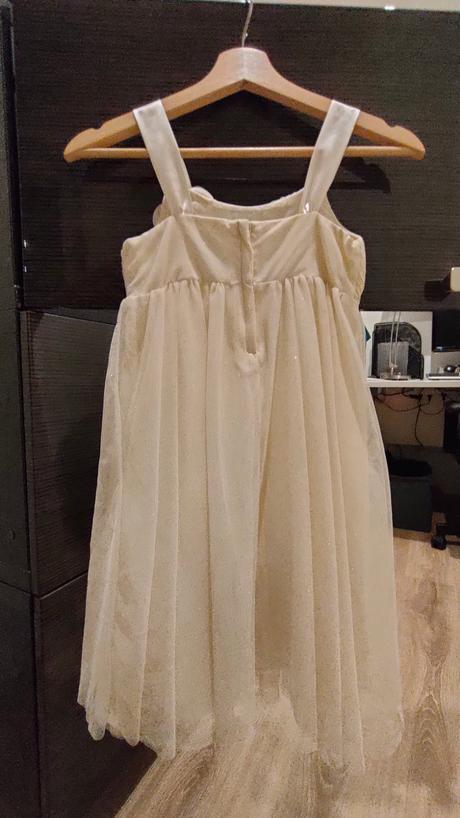 Nádherné trblietavé šaty, 134