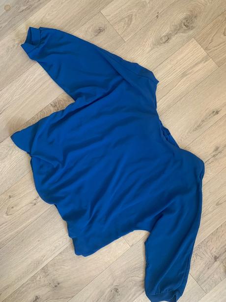 Dámska tmavomodrá bluzka veľkosti m, m