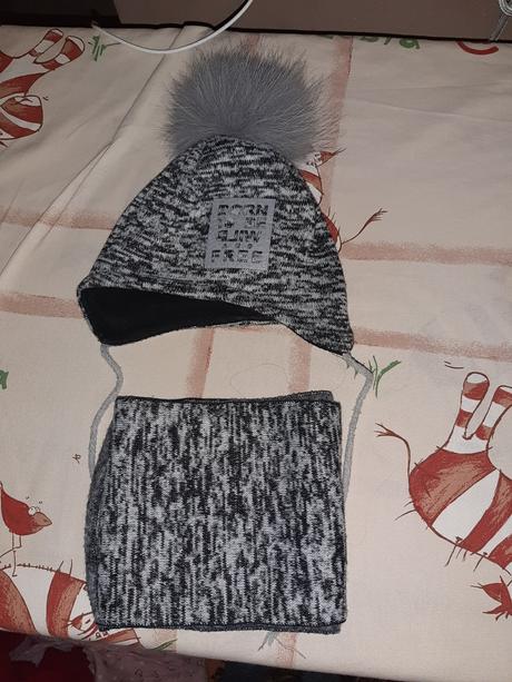 Čiapka so šálom, 74