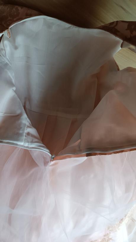 Nádherné šaty pre princeznú, 128