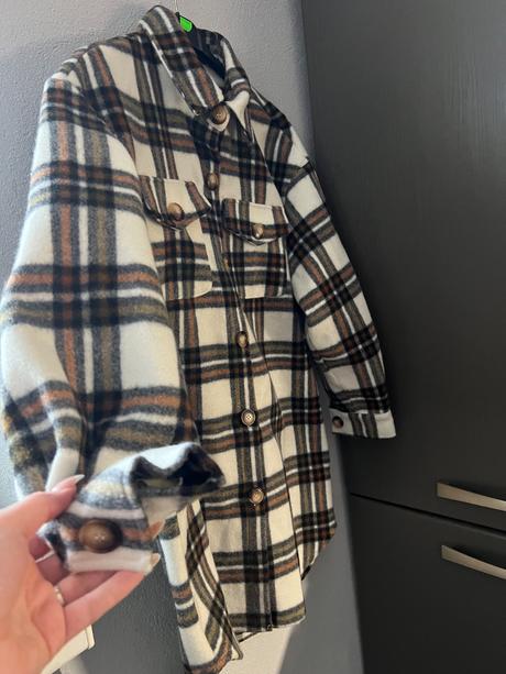 Predĺžena hrubšia košela, s