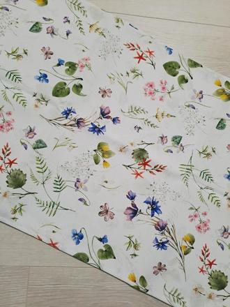 Behúň dlhý kvety, 