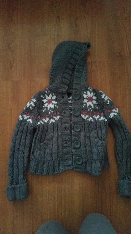Teply sveter na gombiky, 134