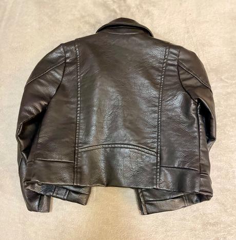Kožená bunda, 104